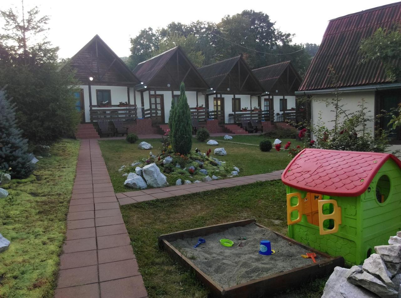 Vila Paula & Spa Sovata Buitenkant foto